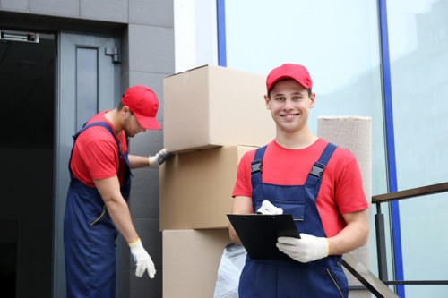 Removal van service for Canary Wharf apartment moves